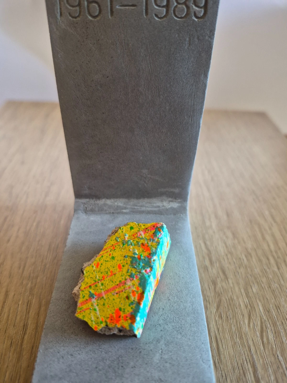 Stunning Genuine Piece of The Berlin Wall Mounted on Replica Panel of The Wall - Image 12
