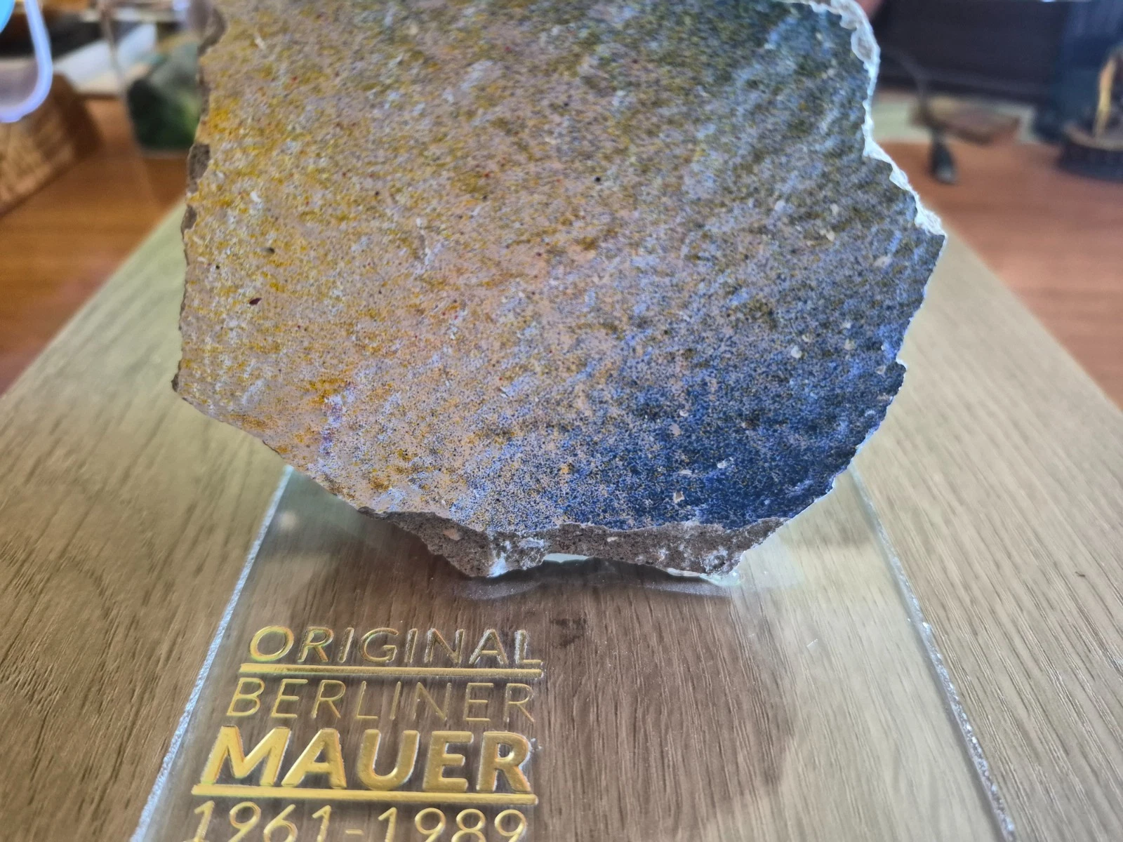 Original Very Large 9 cm Piece of the BERLIN WALL on Perspex Display + COA - Image 7