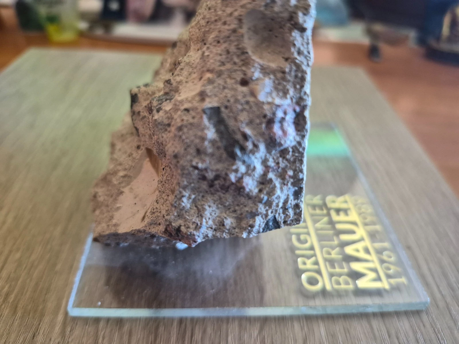 Original Very Large 9 cm Piece of the BERLIN WALL on Perspex Display + COA - Image 4