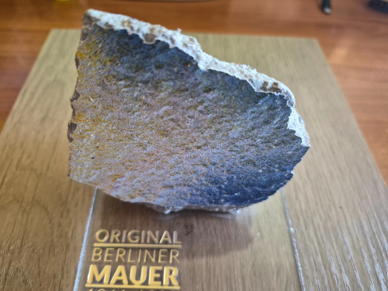 Original Very Large 9 cm Piece of the BERLIN WALL on Perspex Display + COA - Image 15