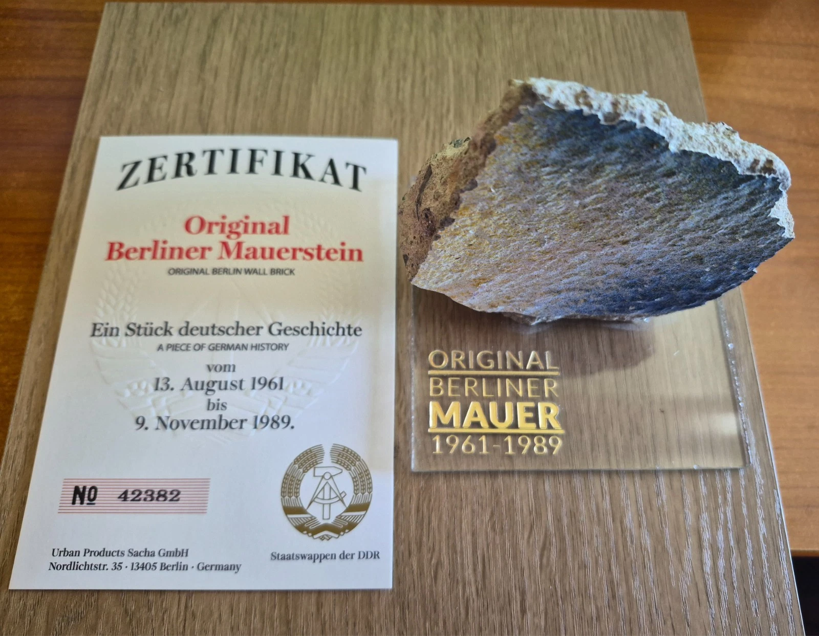 Original Very Large 9 cm Piece of the BERLIN WALL on Perspex Display + COA