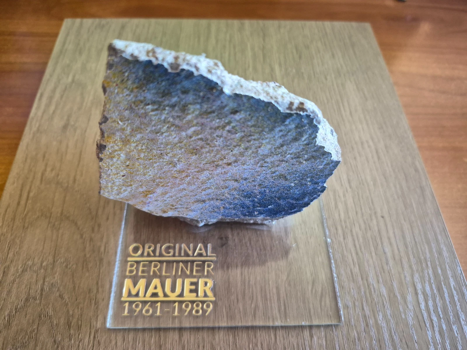 Original Very Large 9 cm Piece of the BERLIN WALL on Perspex Display + COA - Image 11