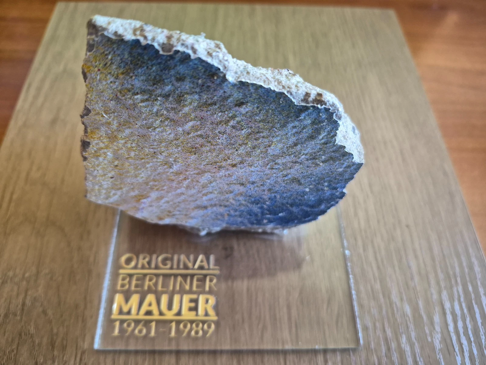 Original Very Large 9 cm Piece of the BERLIN WALL on Perspex Display + COA - Image 10