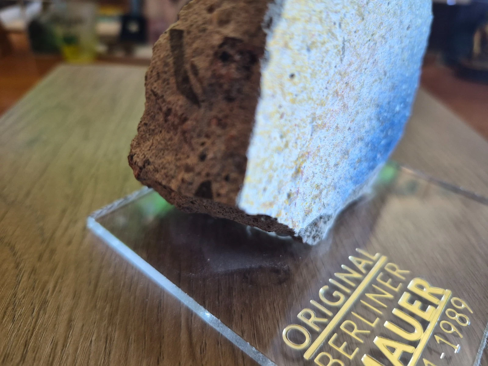 Original Very Large 9 cm Piece of the BERLIN WALL on Perspex Display + COA - Image 8